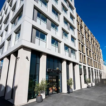Staycity Aparthotels Paris La Defense-2